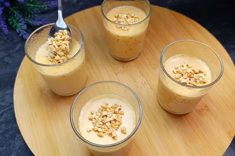 Step 8.1: Top with crushed peanuts if desired