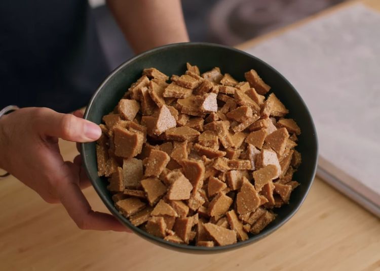 Step 4.1: Rest for 10 minutes, then break into pieces for grinding