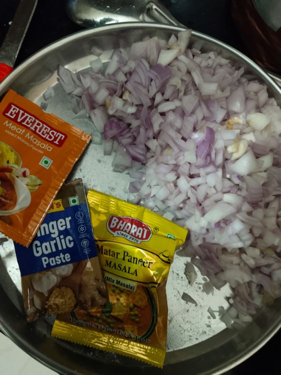 Step 1.1: Add ginger-garlic paste and cook for 1-2 minutes