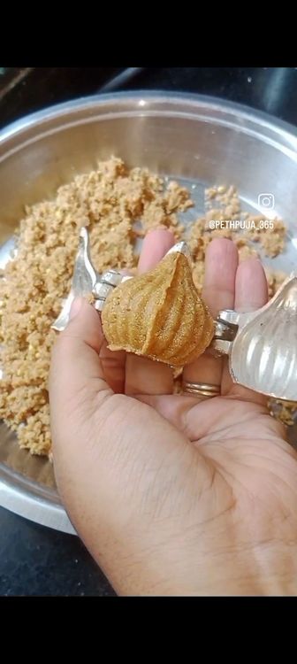 Step 1.2: Use modak mould and make lovely modaks