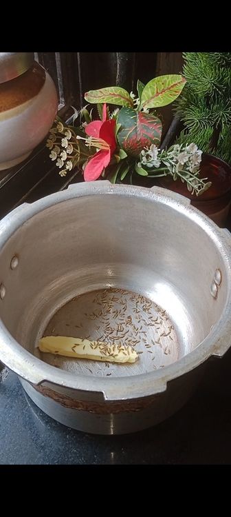 Step 1.1: Keep all the ingredients handy since it is One Pot Sprouts Makhani recipe