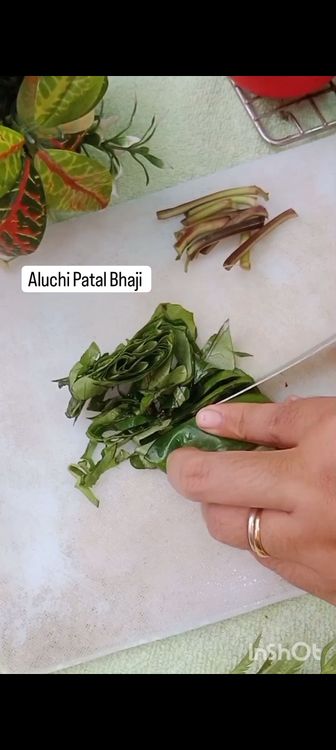 Step 1.4: Wash arbi leaves ( colocasia leaves) and keep aside