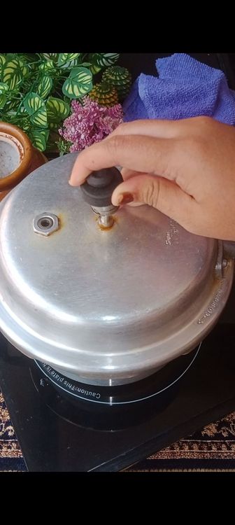 Step 1.3: Pressure cook washed sweet potatoes for 1 whistle