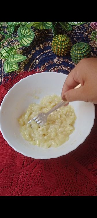 Step 1.2: Chop 2 ripe bananas randomly in a bowl