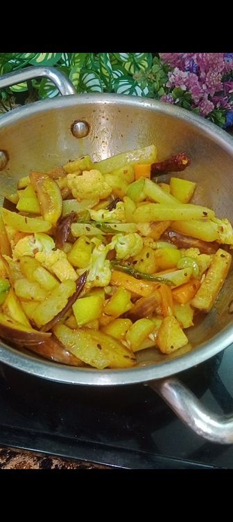 Step 1.3: Next add turmeric powder, red chilli powder salt and fried veggies