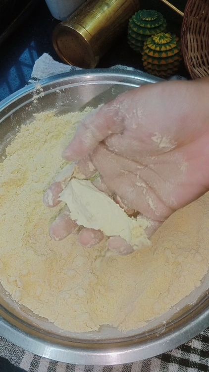 Step 1.3: Transfer the dry ingredients to a large plate , hand