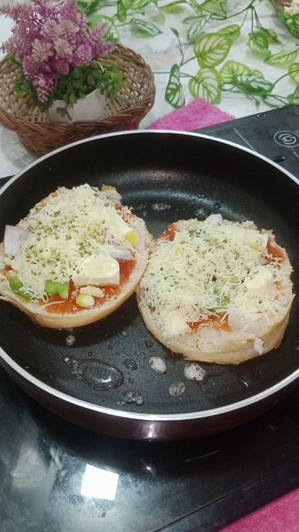 Step 1.2: Lightly toast them on the pan with a little butter or oil , sprinkle some water drops to avoid burning at the bottom