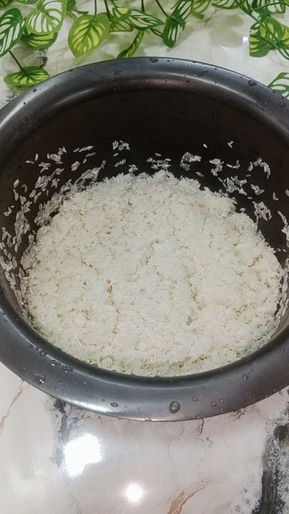 Step 1.2: Wash raw rice thoroughly in running water and soak in 1 cup of water with thin Poha for 30 min