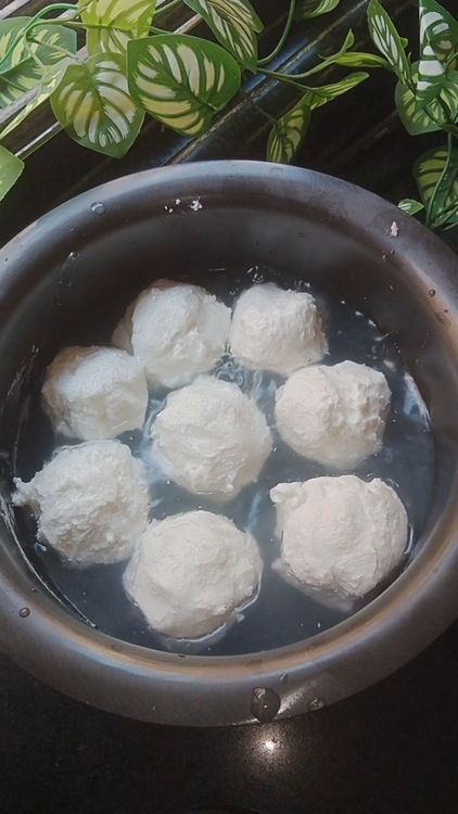 Step 3.1: Add more chilled water to the butter and rinse it well to remove any leftover buttermilk