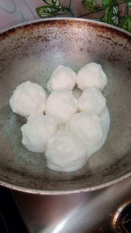 Step 1.1: Place the washed loni in a heavy-bottomed pan or a thick vessel over medium heat