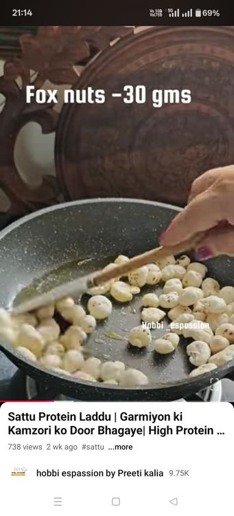 Step 1.1: In the same pan, add 1 tbsp of ghee and foxnuts