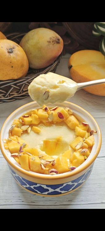 Step 1.2: Once set, top with chopped mangoes and pistachios