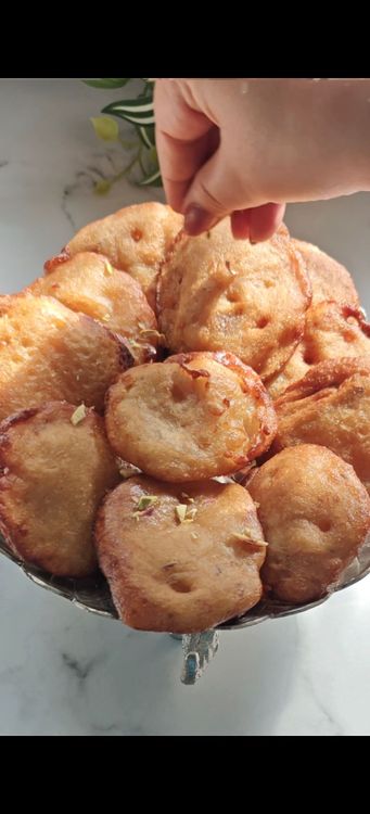 Step 1.1: Serve hot and enjoy with kheer or as is