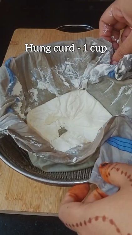 Step 1.1: Pour the curd into the cloth