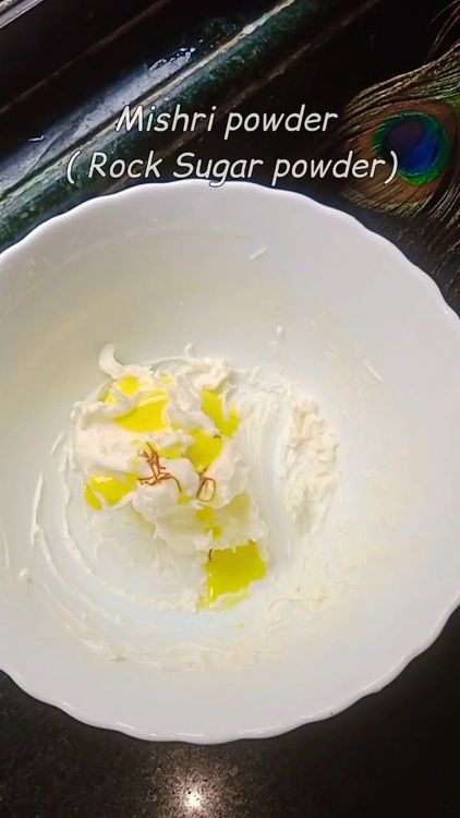 Step 2.1: Add sugar powder and saffron milk to the collected makhan
