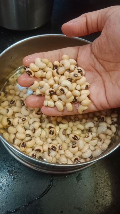 Step 1.1: Soak black-eye peas (chawli) in sufficient water for 3-4 hours