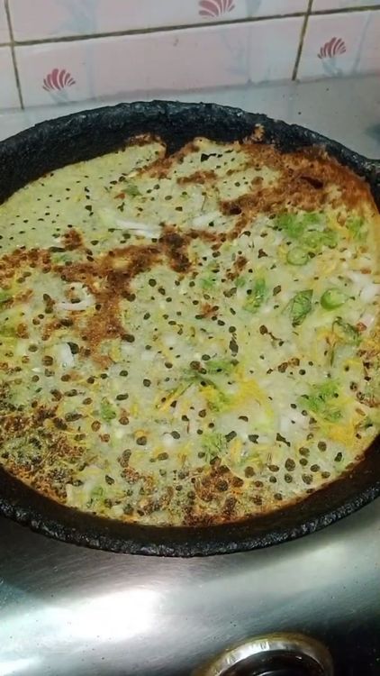 Step 2.1: Remove the dosa from the tawa and serve hot with your favorite chutney