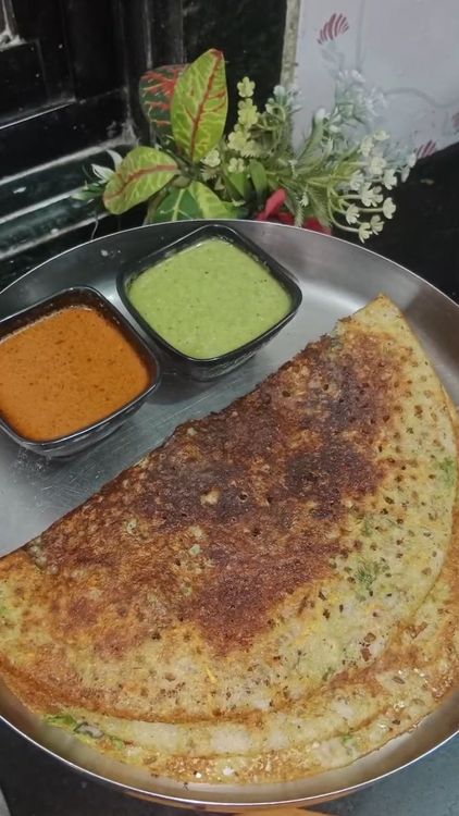 Step 2.2: Remove the dosa from the tawa and serve hot with your favorite chutney