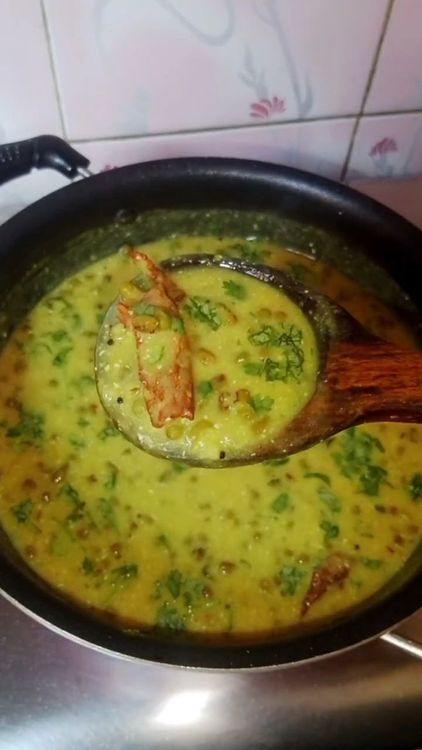 Step 4.2: Garnish with coriander leaves and serve hot with khichdi or ghee rice
