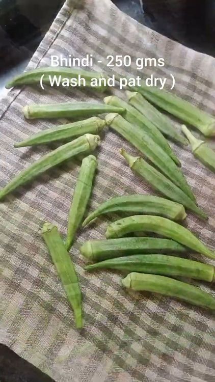 Step 1.1: Wash and pat dry the bhindi (okra) thoroughly