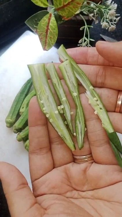 Step 1.1: Slice each bhindi into 4 strips and check for any worms inside