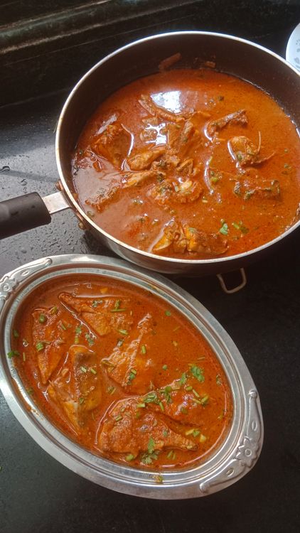 Step 2.1: Drizzle a tsp of coconut oil and add a few curry leaves at the end for authentic Mangalorean aroma