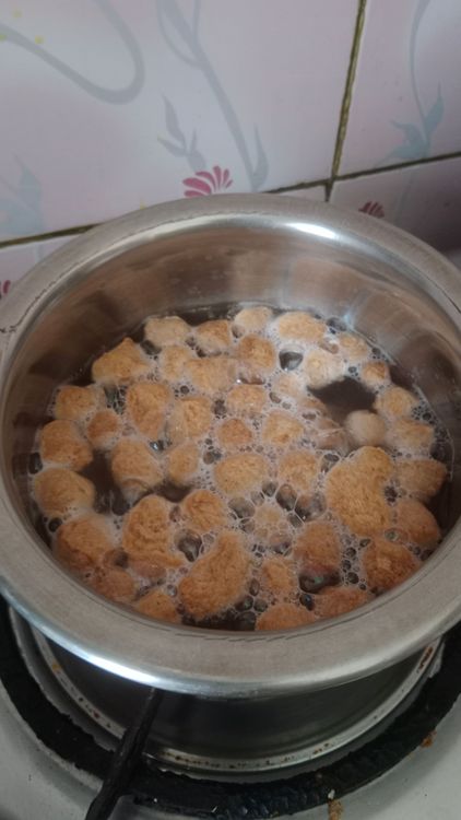 Step 2.1: Cook 1/2 cup mini soya chunks in salted boiling water