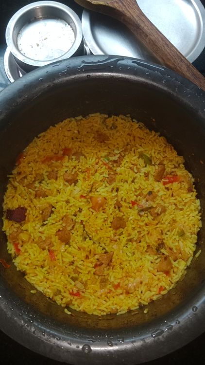 Step 2.1: Let the pulao rest for a few minutes like 10-15 min once cooked, then serve with raita, salad, or any veg or non
