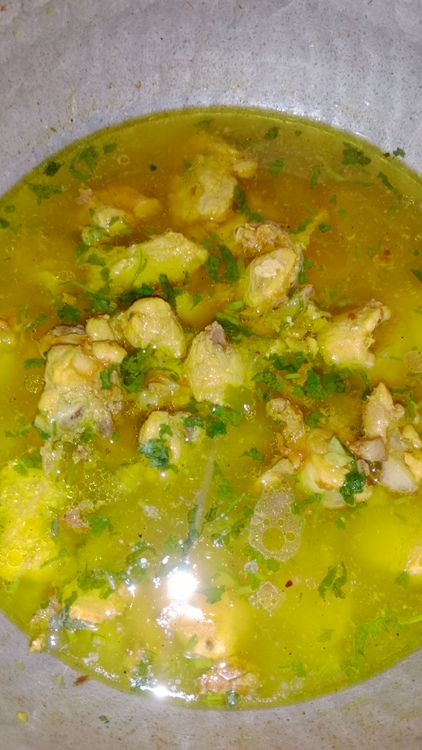 Step 3.1: Sprinkle black pepper powder and garnish with coriander leaves