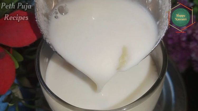 Step 1.1: Serve with ice cubes and garnish with almond flakes
