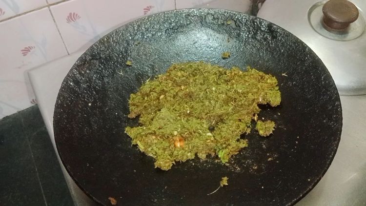 Step 1.2: Add the coarse paste and sauté for 2 minutes until the color changes slightly