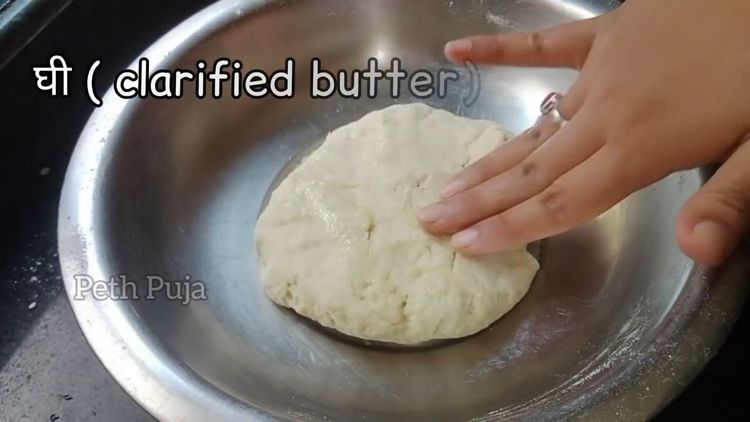 Step 1.2: Grease the dough with ghee or butter and keep it aside