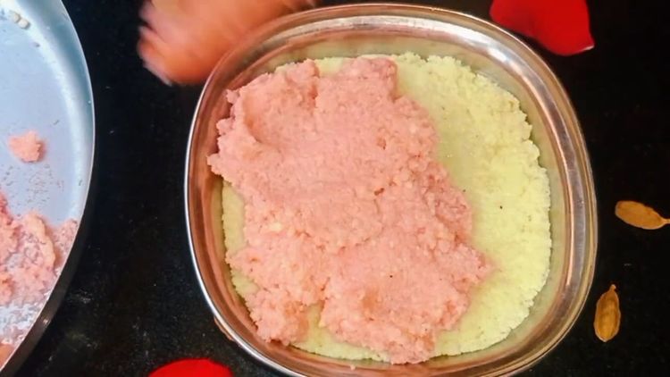 Step 3.1: Spread the rose-flavored portion evenly over the white layer