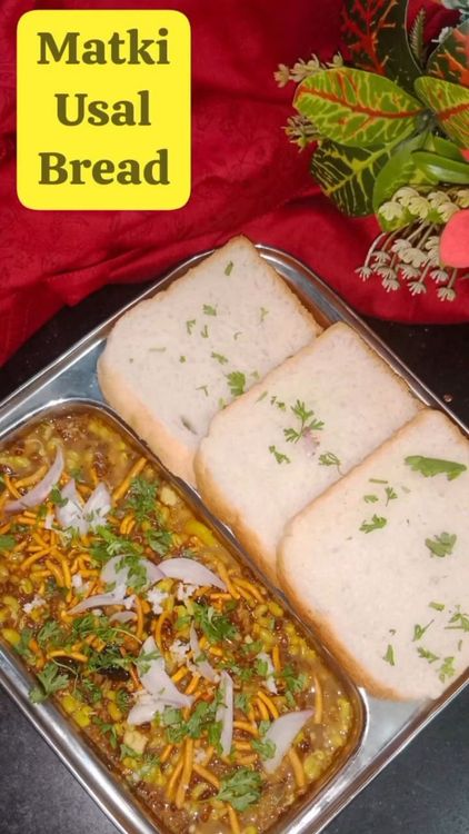Step 3.1: Serve hot with chopped onion and sev on top, accompanied with bread