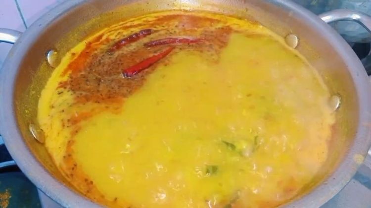 Step 3.2: Pour the prepared tadka over the cooked dal