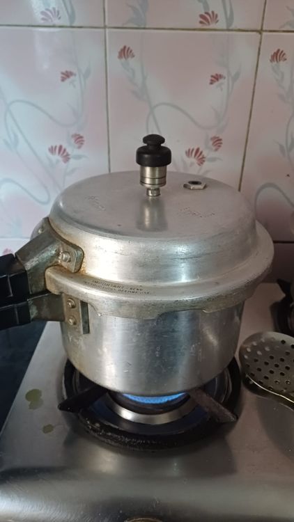Step 2.1: Pressure cook for 1 whistle