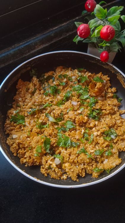 Step 2.1: Turn off the flame and garnish with more chopped coriander leaves