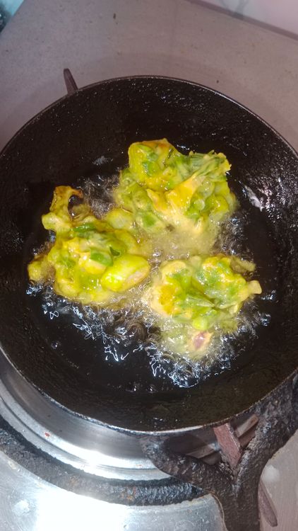 Step 1.1: Heat oil in a pan