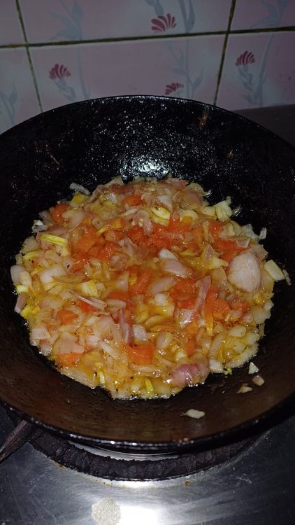 Step 1.1: Heat peanut oil in a pan