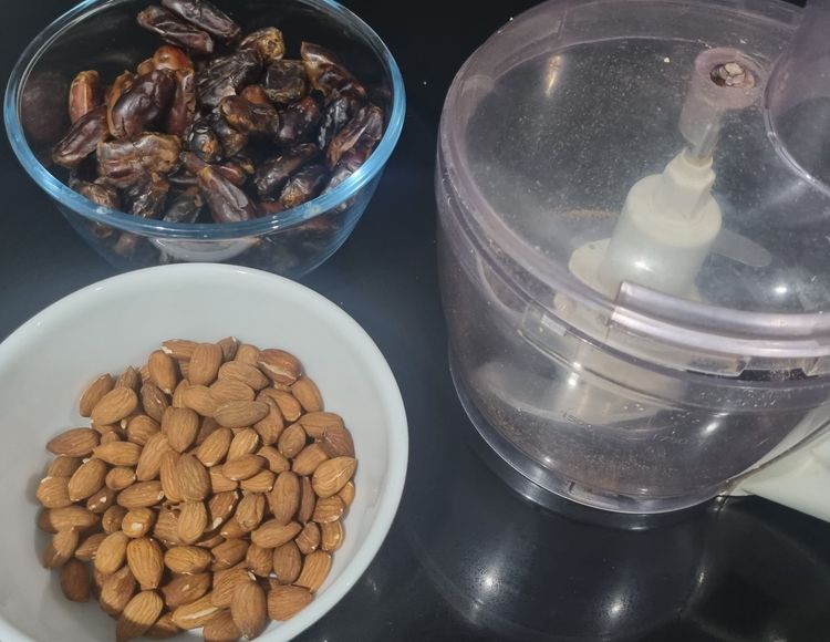Step 1.1: Takes pitted dates, add ghee and microwave for 1-2mins depending on microwave wattage