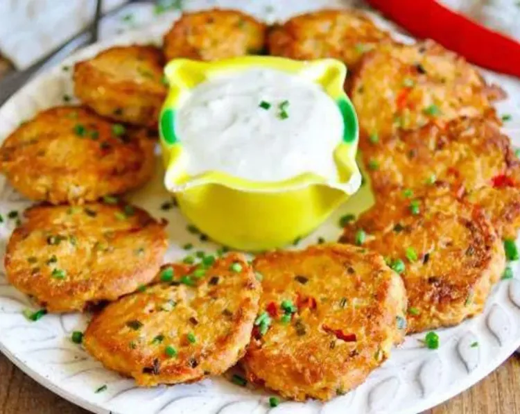 Step 2.1: Transfer the tuna cakes to a dish and serve with garlic yogurt aioli