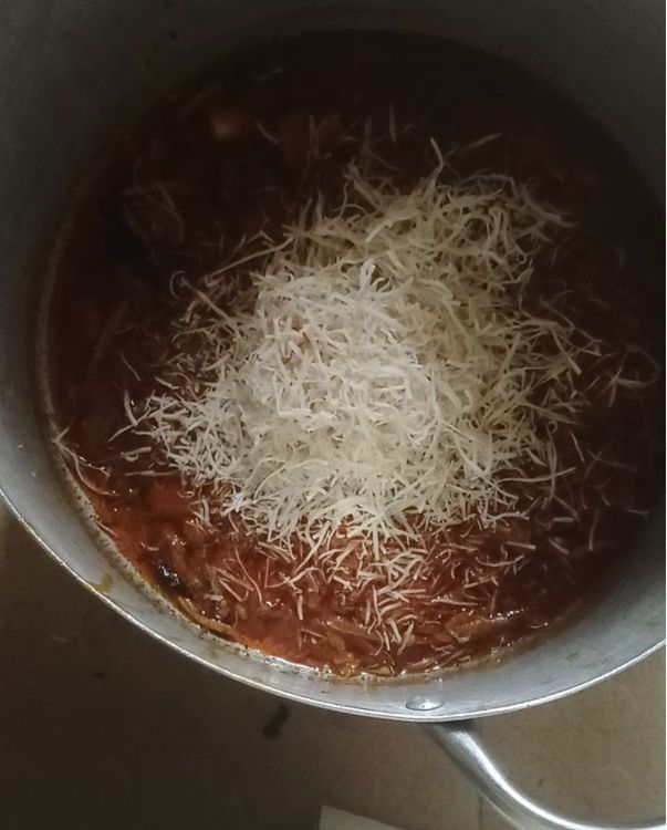 Step 8.1: Add your Abacha (processed cassava) into the sauce