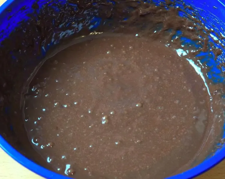 Step 1.1: In a large mixing bowl, add Nutella and eggs