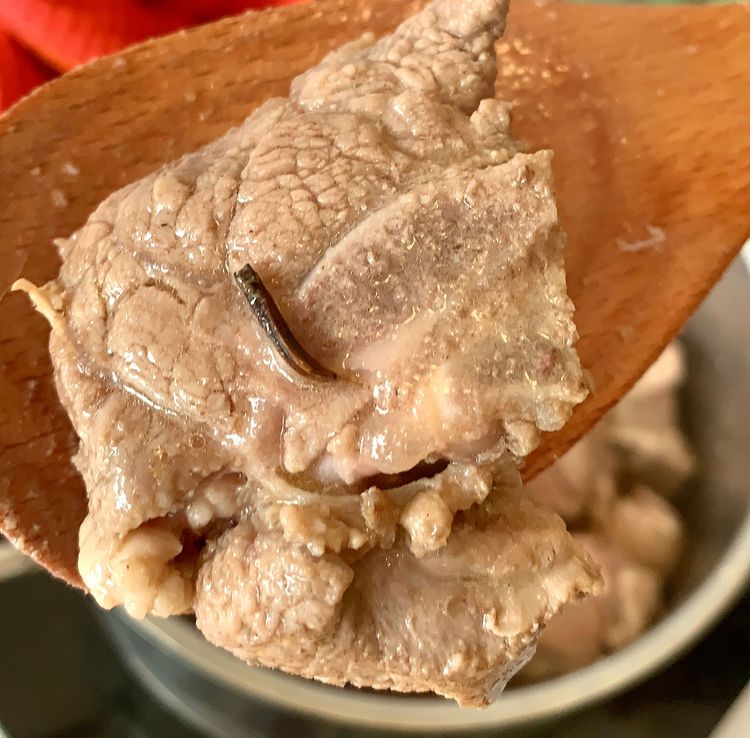 Step 1.2: Add the mutton pieces and salt to the pot and mix well