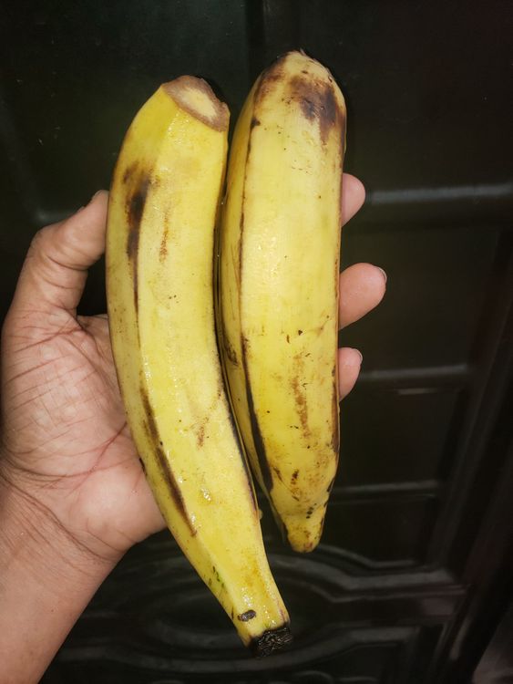 Step 1.1: You start of by washing and peeling off the skin of the plantain