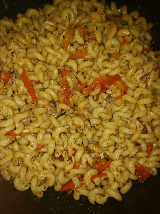 Step 1.2: Preheat pan and grease with little vegetable oil the add veggies and chicken and stir