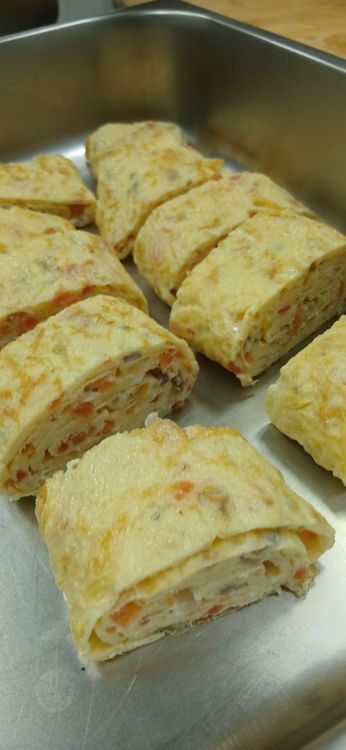 Step 1.1: Slice and serve warm β enjoy it as it is, or with a slice of toast or chapati