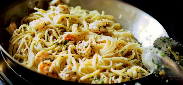 Step 1.1: Drain the linguine and add it to the shrimp mixture