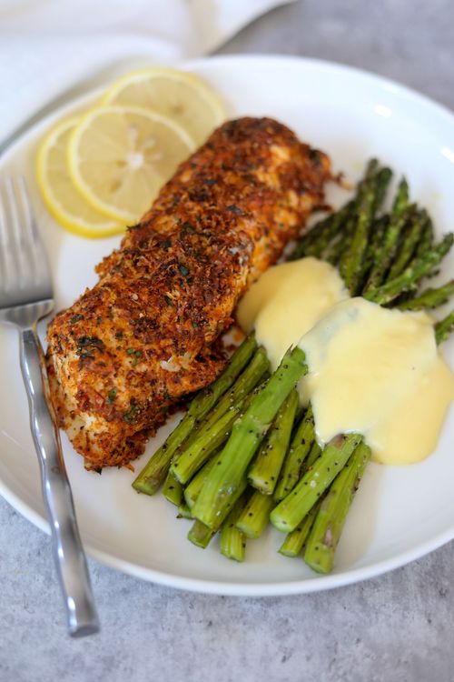 Step 3.1: Squeeze the lemon juice over the halibut and serve with your favorite sides