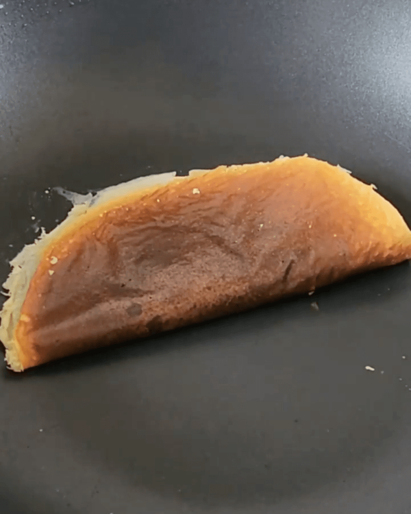 Step 1.1: Let the milk evaporate and caramelize until it becomes crispy